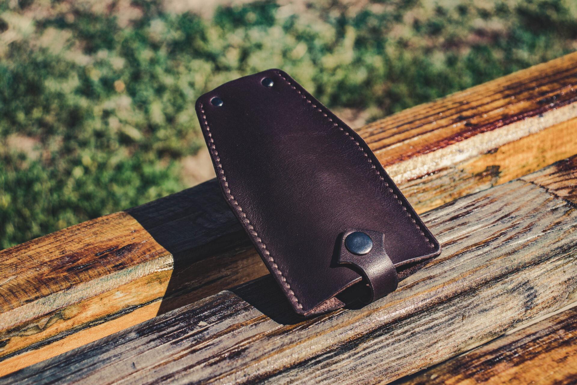 Ключница на кнопках из кожи Горький Шоколад