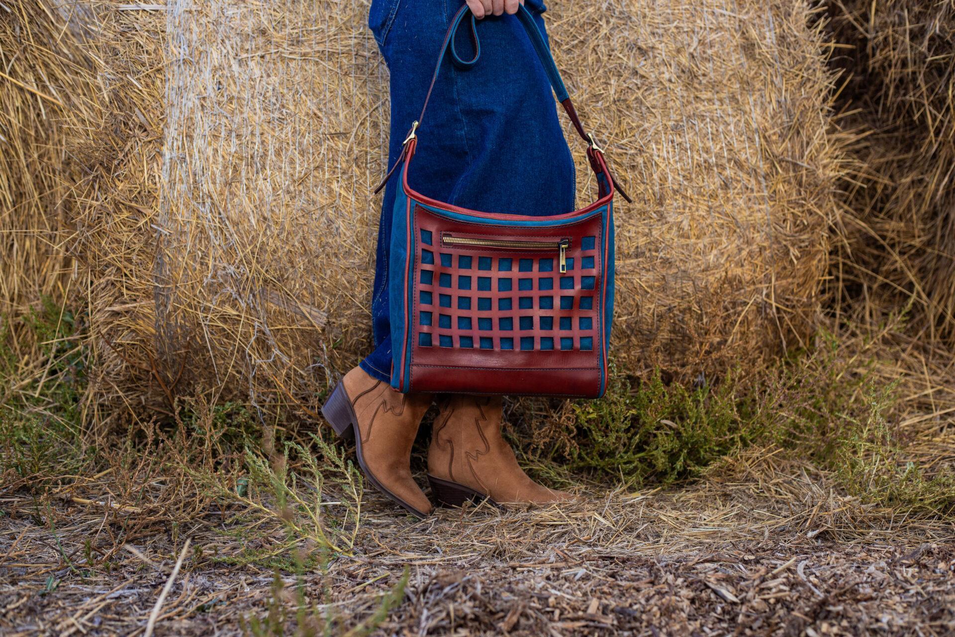 Сумка на плечо из кожи и канваса "Морская волна" Сумка на плечо из кожи и канваса «Морская волна»