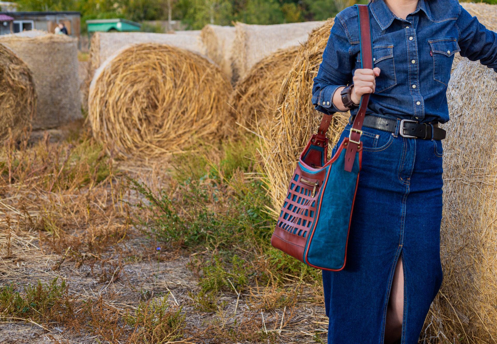 Сумка на плечо из кожи и канваса "Морская волна" Сумка на плечо из кожи и канваса «Морская волна»