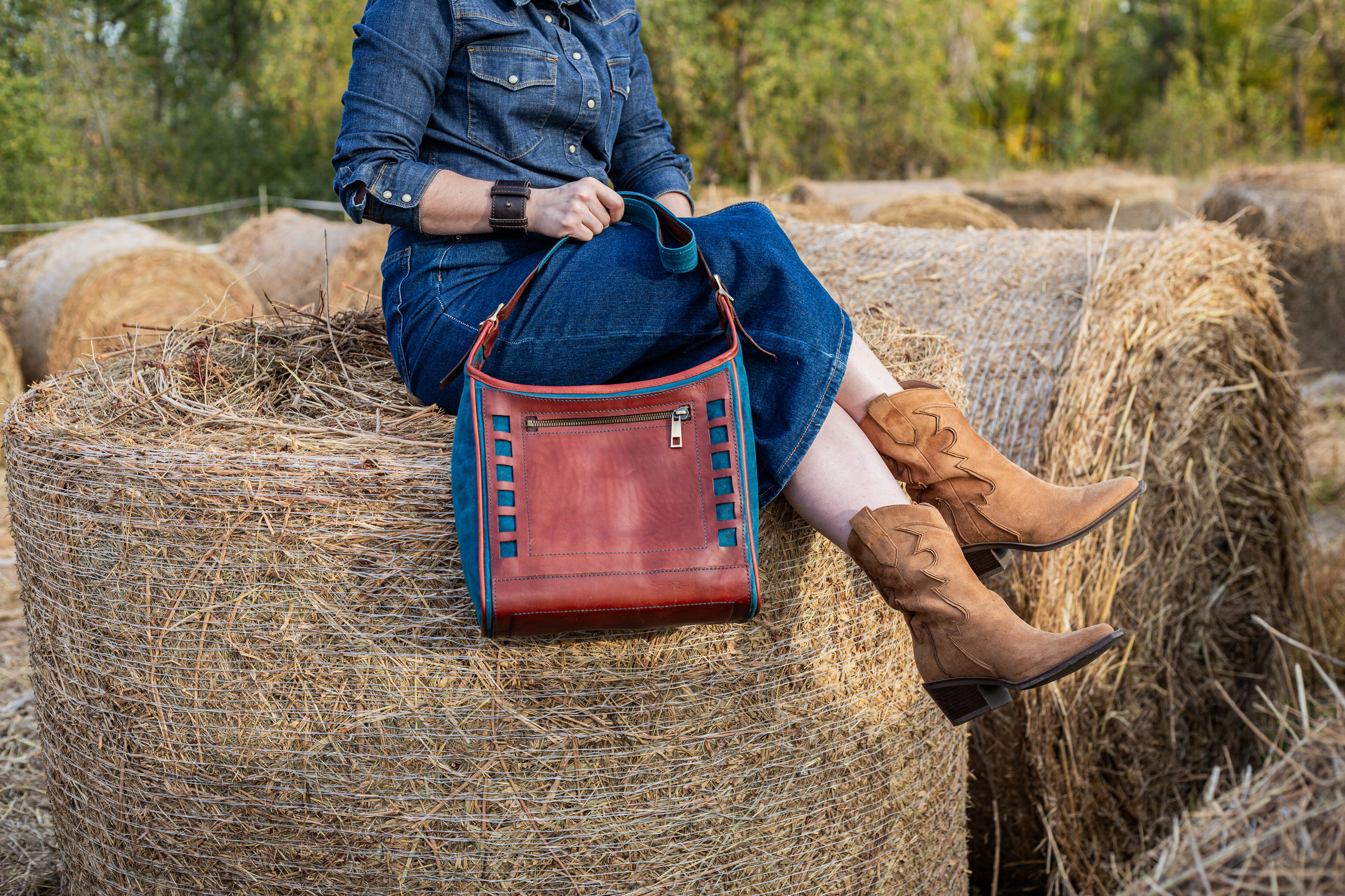 Сумка на плечо из кожи и канваса "Морская волна" Сумка на плечо из кожи и канваса «Морская волна»