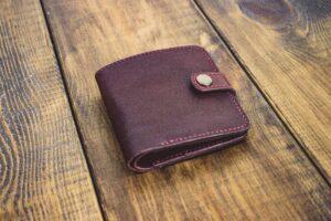 Кожаный кошелек карманный с кнопкой Бордо Кожаный кошелек карманный с кнопкой Бордо